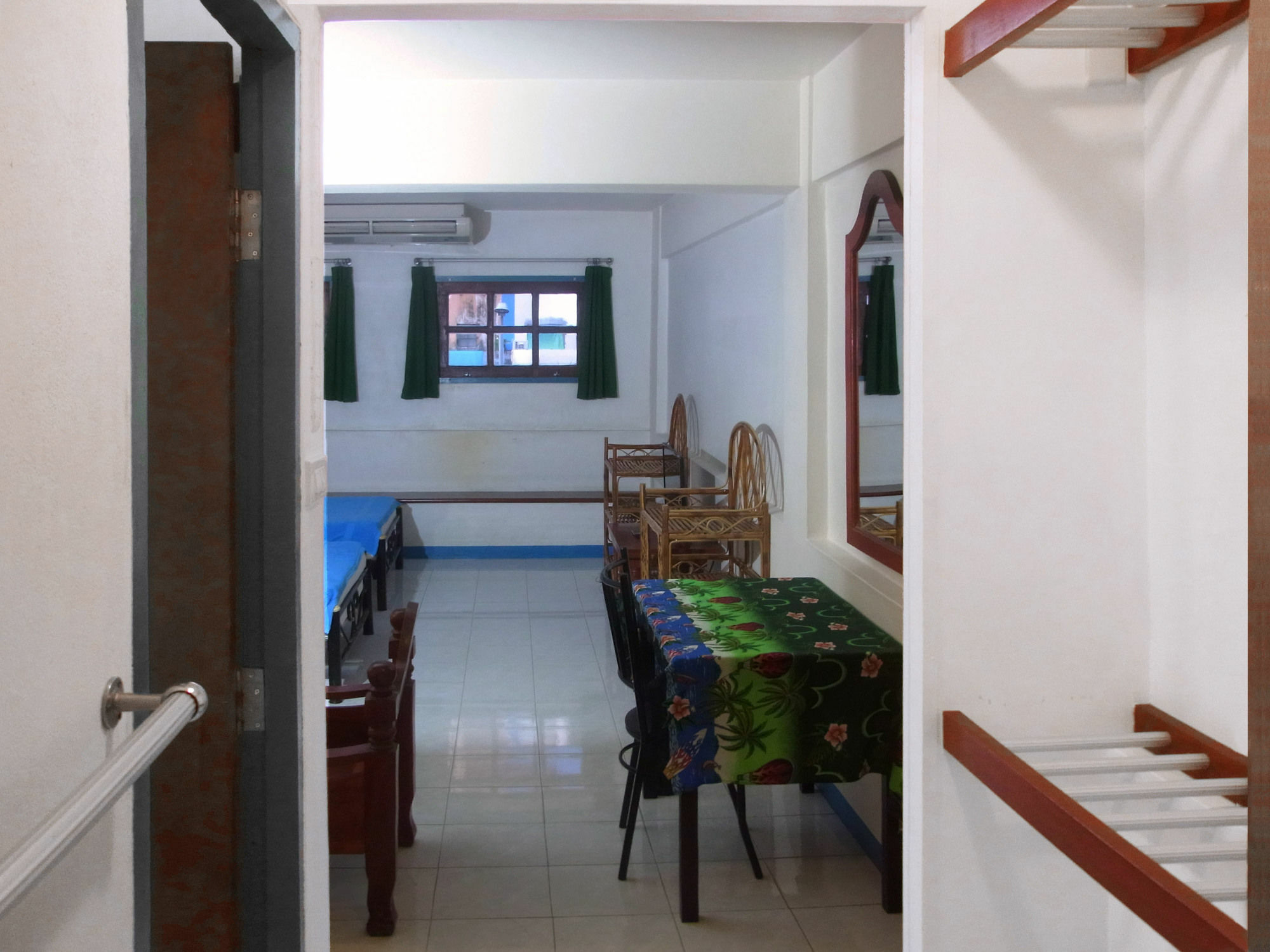 Niku Guesthouse Patong Εξωτερικό φωτογραφία